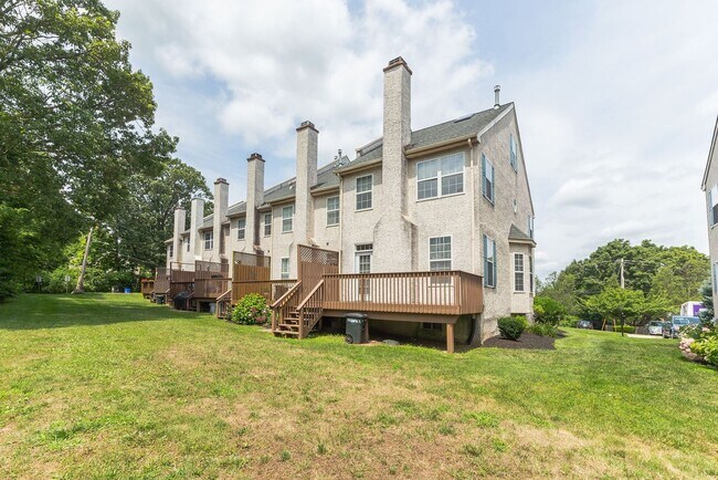 Building Photo - Matsonford Commons End Unit Available Now!