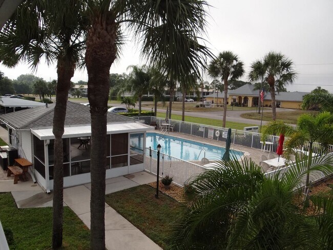 Foto del edificio - 2 br, 2 bath House - 26430 Rampart Blvd Un...