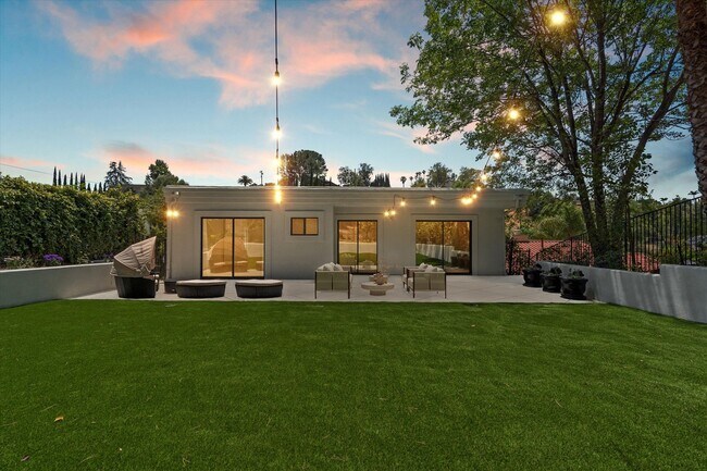 Foto del edificio - Renovated Single Family Home in Prime Wood...