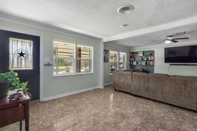 Foto del edificio - 811 Globe St