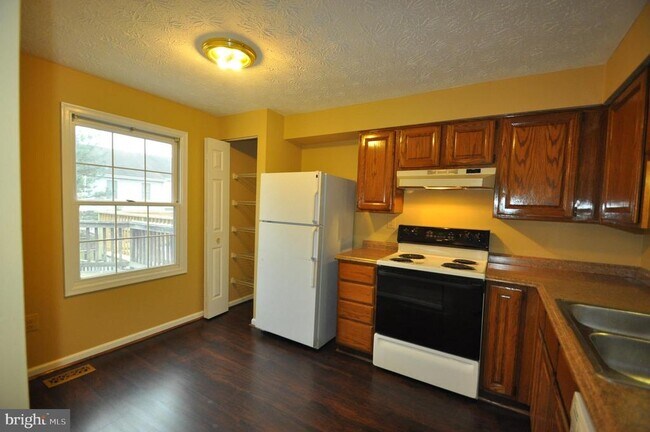 Building Photo - 11523 Big Creek Dr