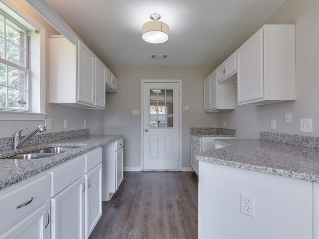 Building Photo - 3 br, 2 bath House - 4545 Cedargreen Cv