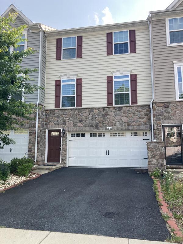 Primary Photo - 227 W General Grey Ct
