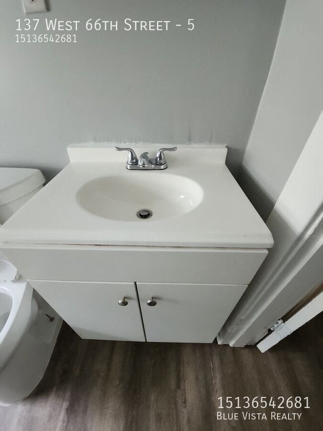 Building Photo - 137 W 66th St