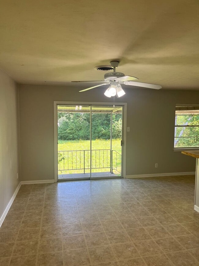 Building Photo - 4822 Greenfield Dr