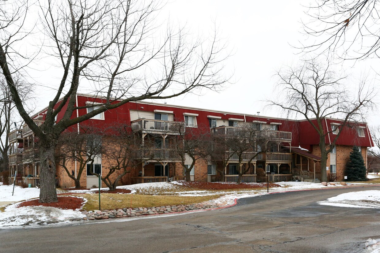 Linden Woods Apartments Aurora, IL