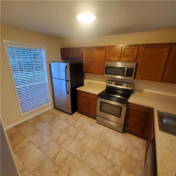 Foto del edificio - 5096 Heatherhill Ln
