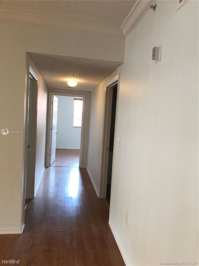 Building Photo - 3 br, 2 bath Condo - 12203 Pines Blvd