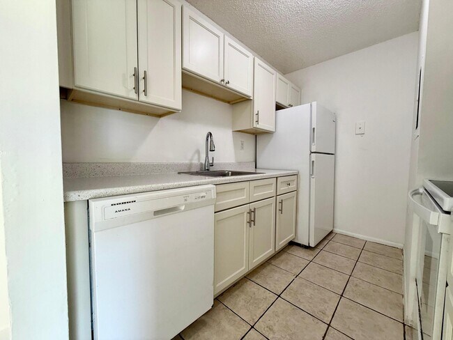 Foto del edificio - 1239 Benoist Farms Rd