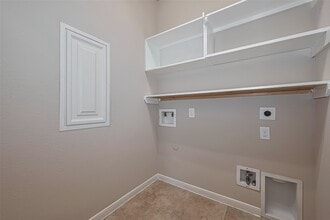 Building Photo - 15 Wenoah Pl