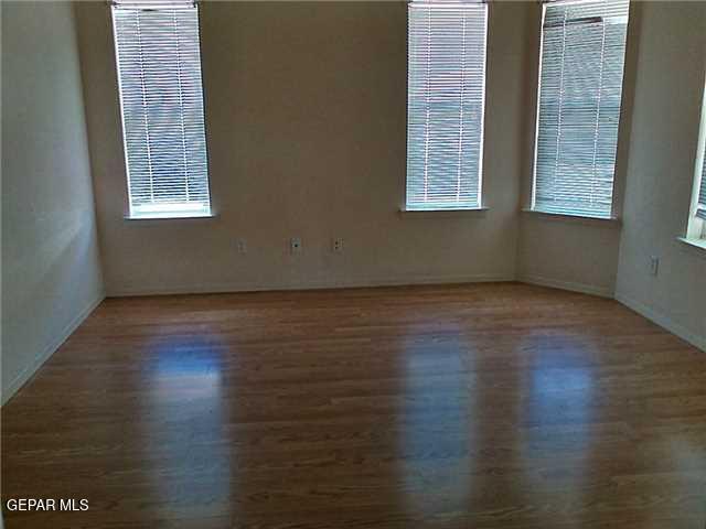 Foto del edificio - 6940 Crown Ridge Dr
