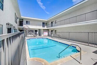 Terraces at Tarzana photo'