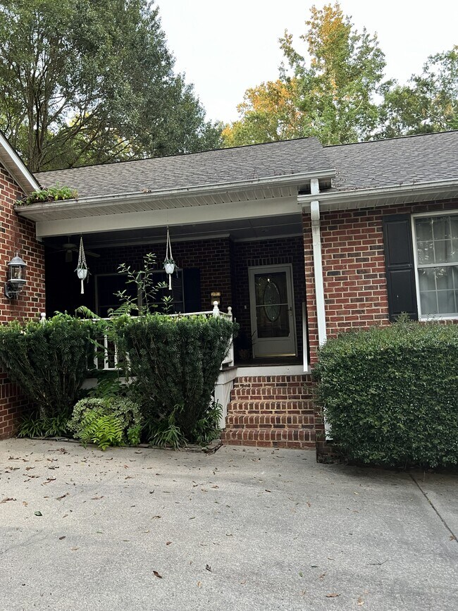 Building Photo - 1021 Woodland Forest Rd