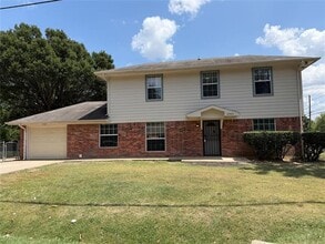 Building Photo - 12905 Kleberg Rd