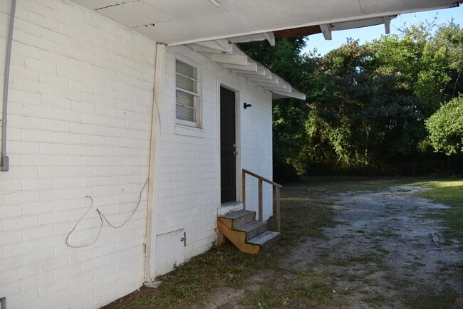 Building Photo - 1935 Kratha Dr