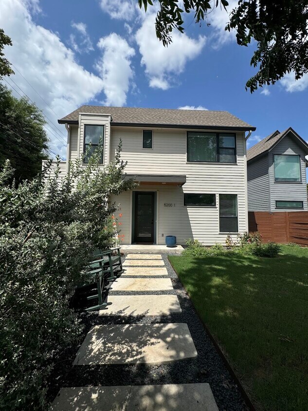 Foto principal - 5200 Bruning Ave