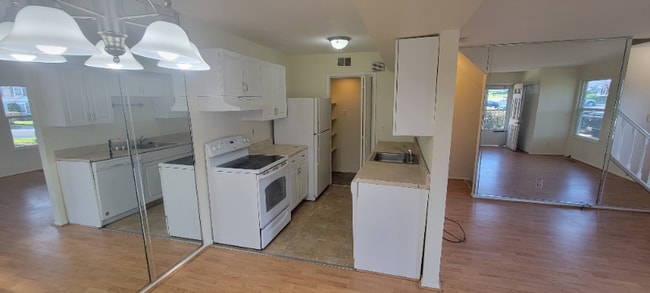 Building Photo - 100 Ewing Dr