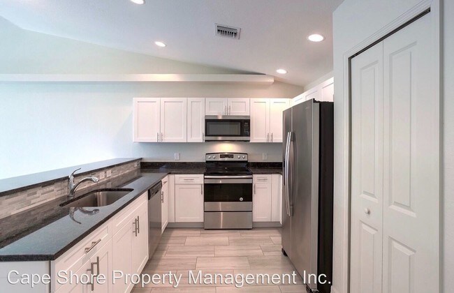 Building Photo - 1425-1429 Nelson Rd N