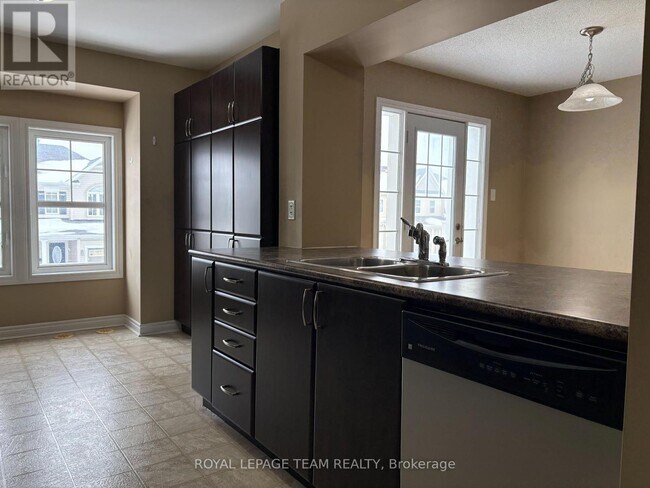 Photo du bâtiment - 2652 Baynes Sound Way