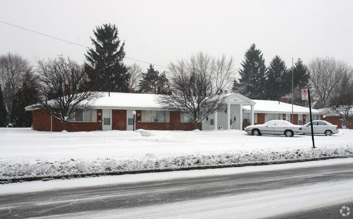 Primary Photo - 4825 Hill Ave