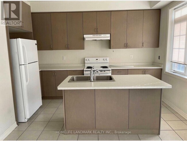 Photo du bâtiment - 167 Roy Grv Wy