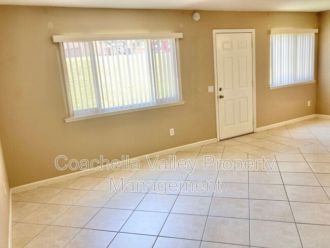 Foto del edificio - 72676 Willow St