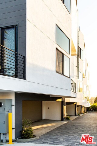 Building Photo - 2404 Glendale Blvd