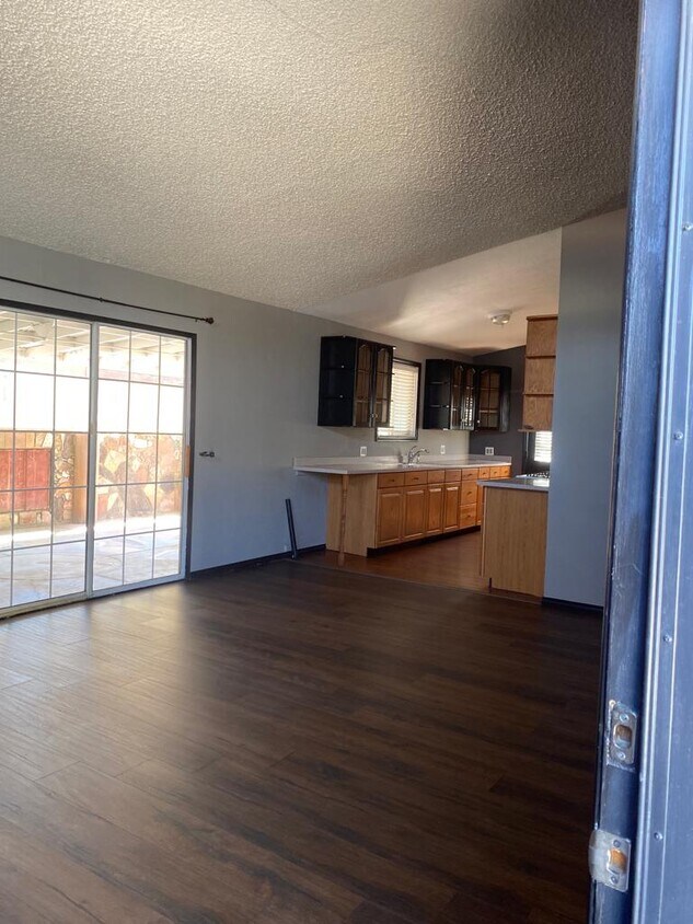 Foto principal - 44043 Heaton Ave