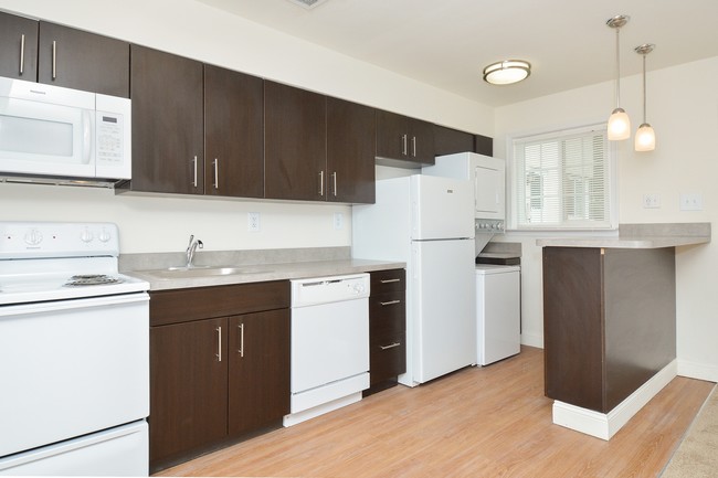 Sample Kitchen - Greenville on 141 Apartments & Townhomes