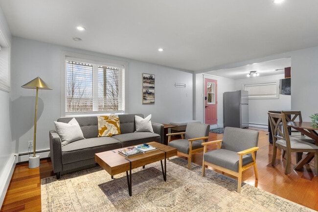 Building Photo - 173 Forest Rd