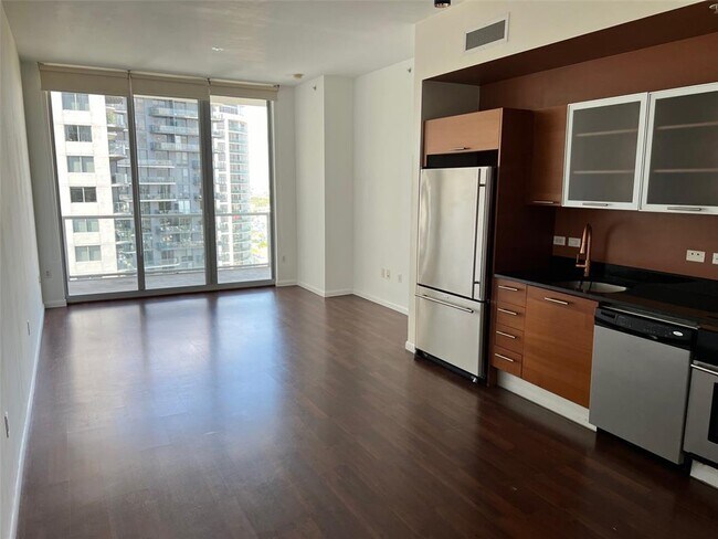 Foto del edificio - 3470 E Coast Ave