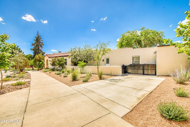 Building Photo - 1011 Madeline Dr