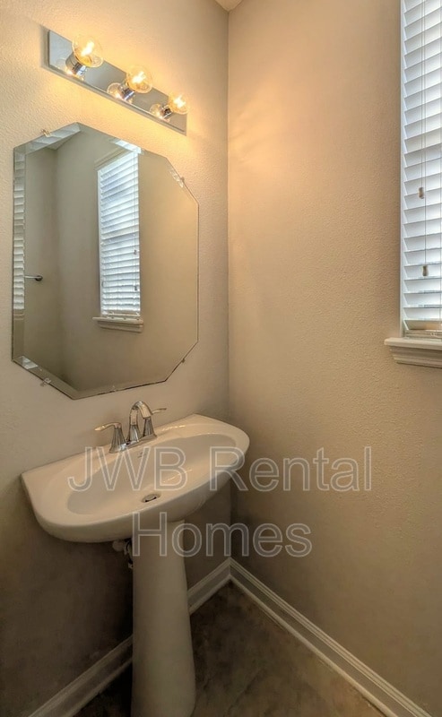 Building Photo - 4220 Plantation Oaks Blvd