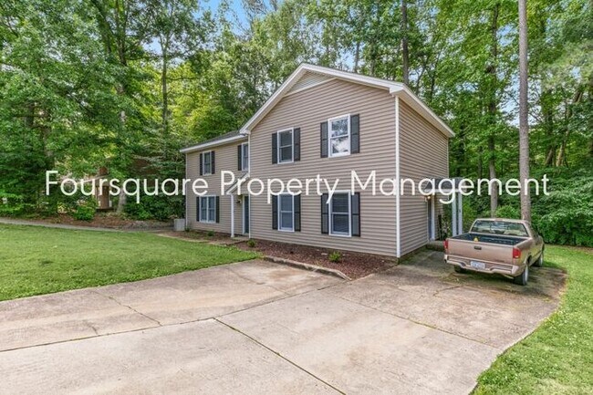 Building Photo - Duplex| Open Floor Plan | Conveniently Loc...