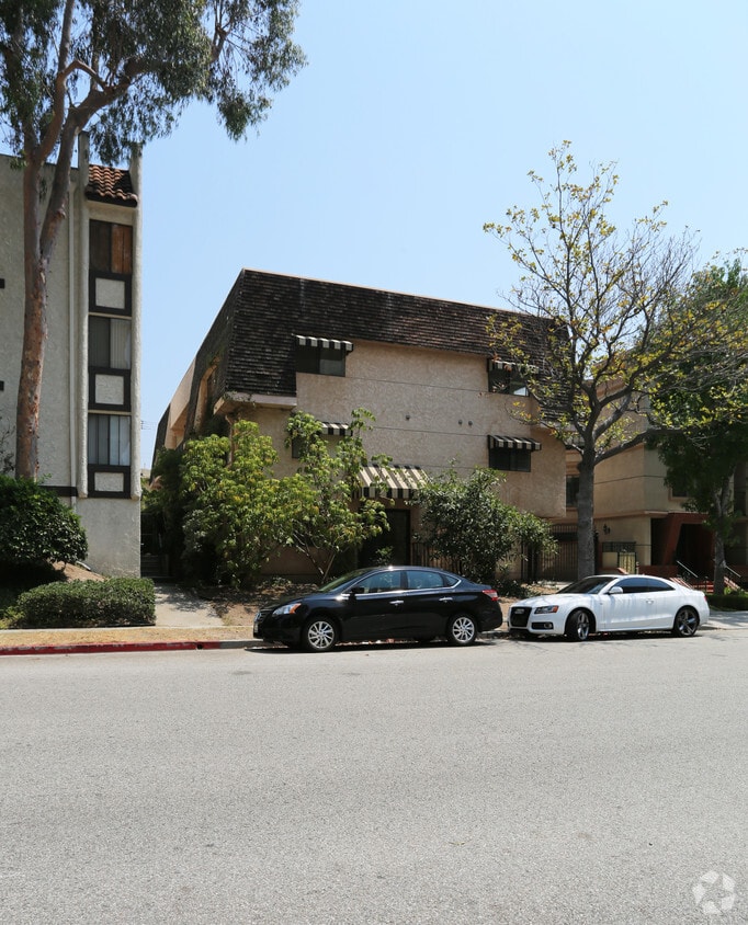 Primary Photo - 500 N Maryland Ave
