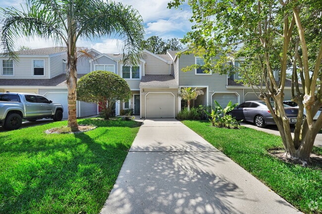 Building Photo - 11330 Lake Mandarin Cir E
