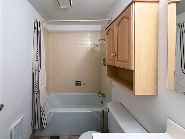 Foto del edificio - 1313 Lincoln St