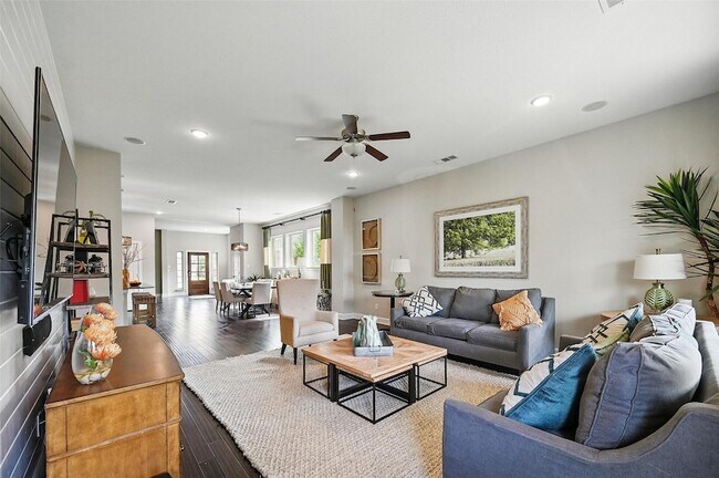 Foto del edificio - 1605 Cedar Crest Dr