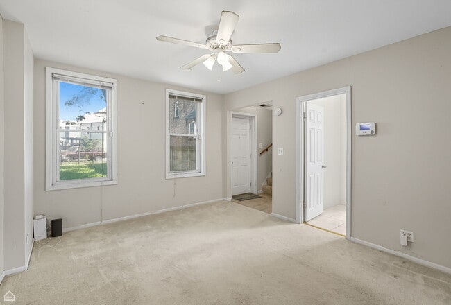 Foto del edificio - 3709 W Potomac Ave