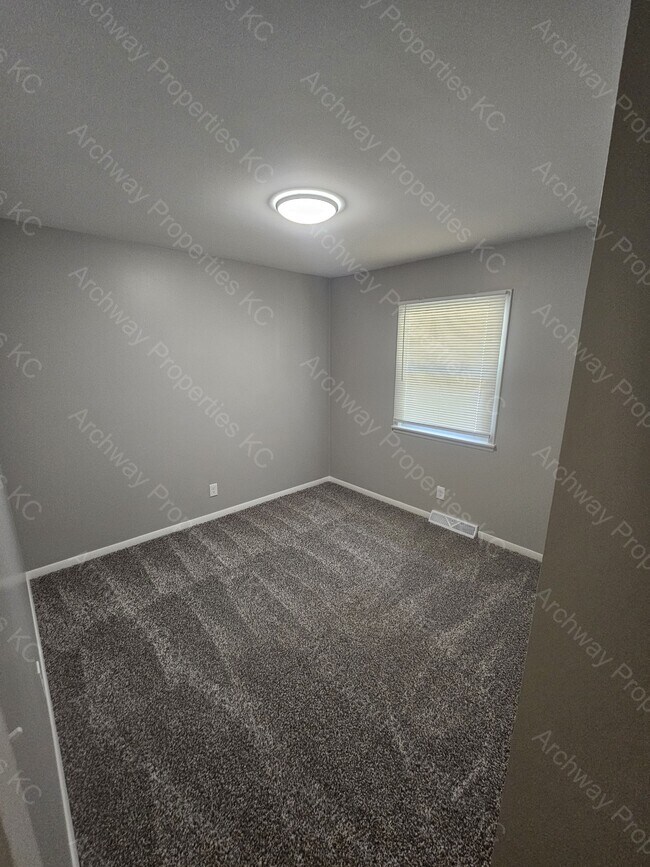 Building Photo - 6019 Noland Rd