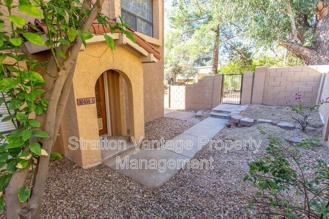 Building Photo - 10414 N 11th Pl