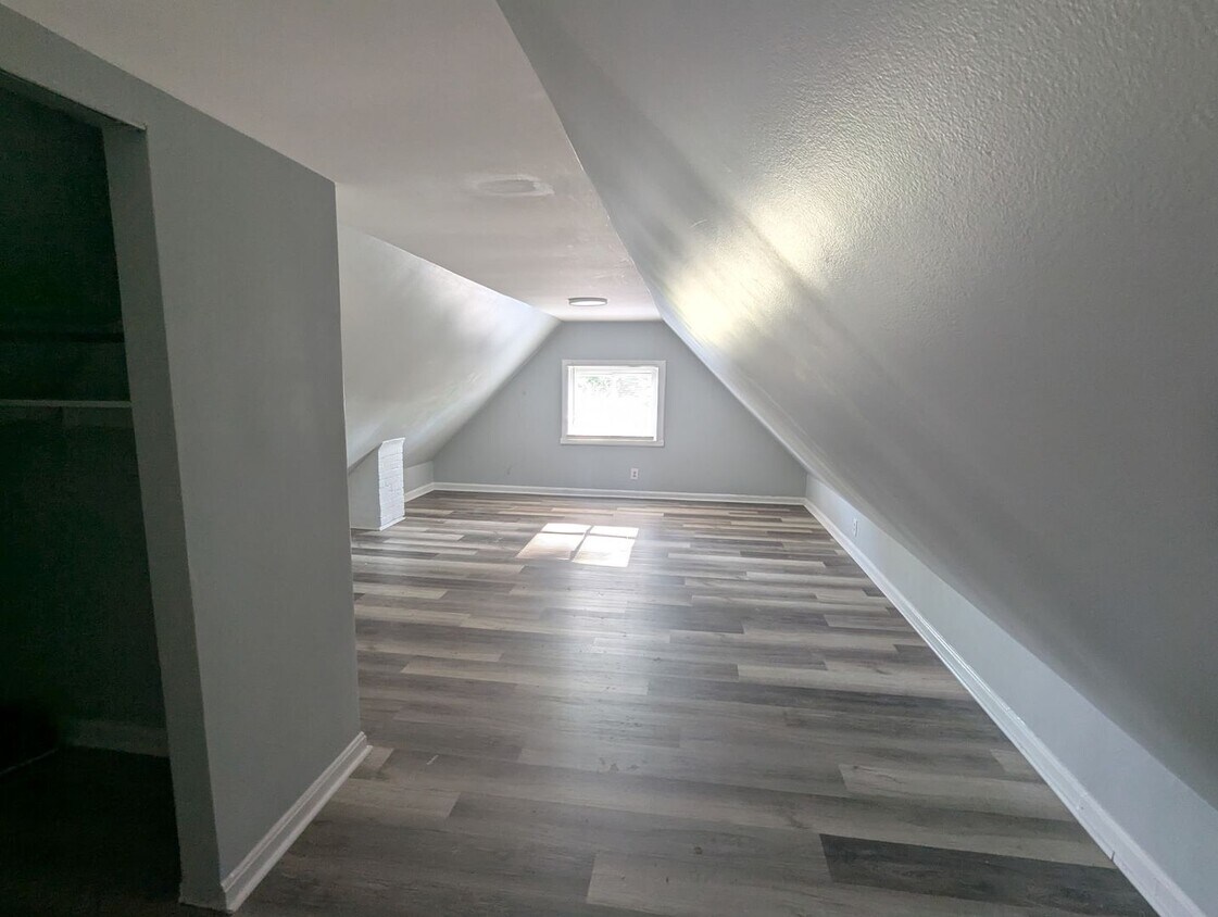 Primary Photo - Beautifully renovated 3 bedroom/1 bath house!