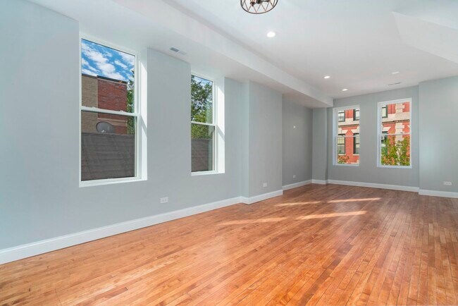 Foto del edificio - 1645 S Miller St