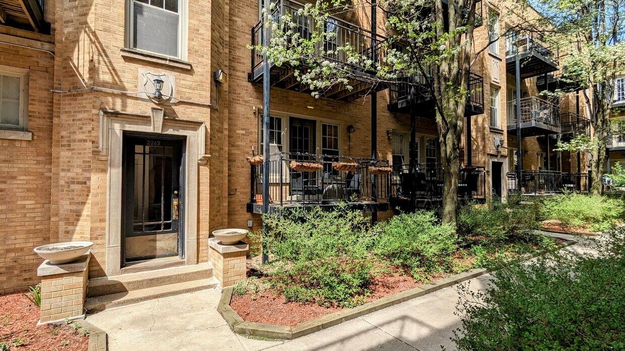 2243 N Lincoln Ave Unit 1B, Chicago, IL 60614 Condo for Rent in