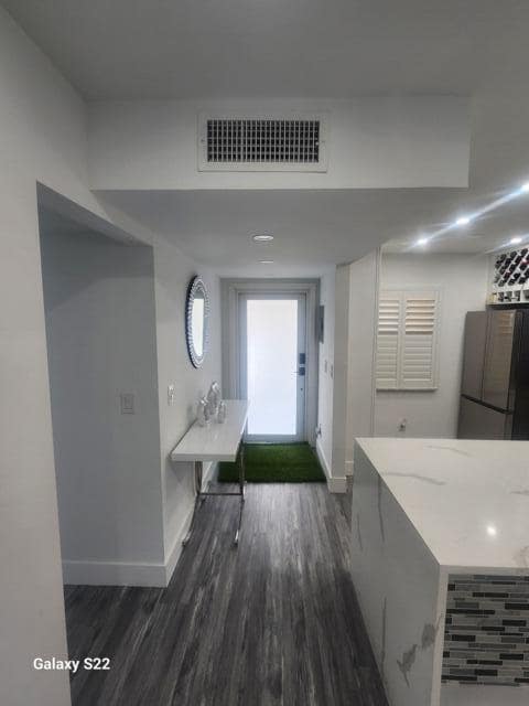 Building Photo - 14721 Bonaire Blvd