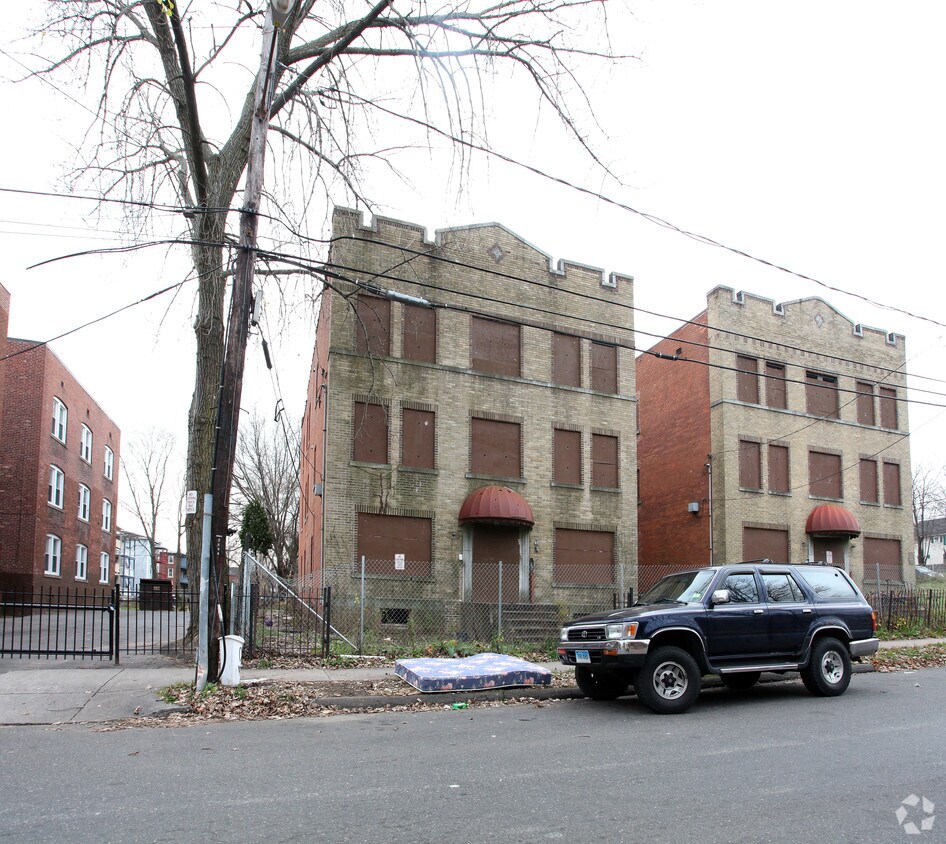 Building Photo - 13 Nelson St