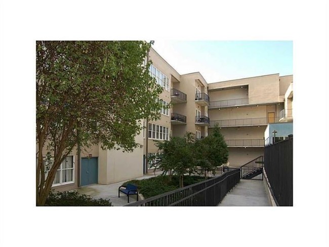 Foto del edificio - 384 Ralph McGill Blvd NE