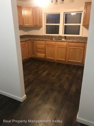 Building Photo - 3 br, 1 bath House - 2233 Kanawha Terrace