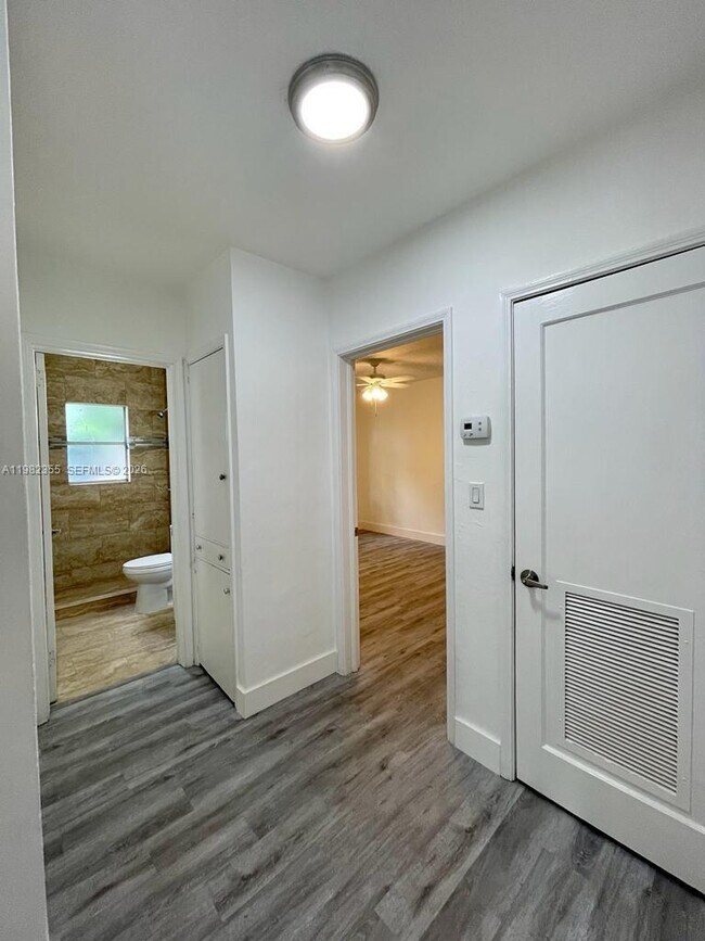 Foto del edificio - 820 SE 12th St