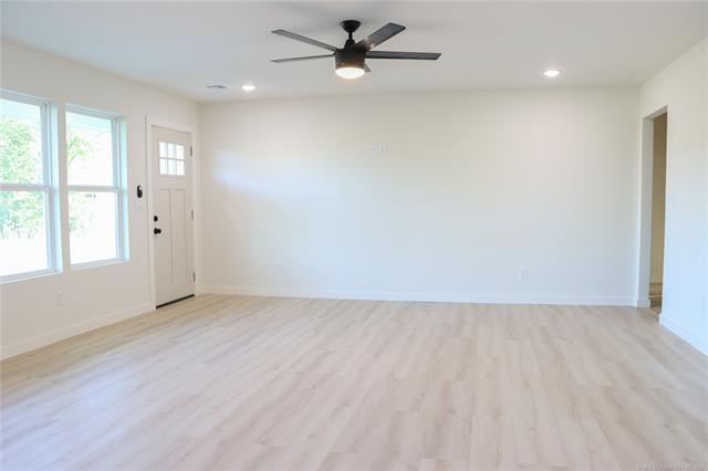 Foto del edificio - 2806 N Lansing Pl